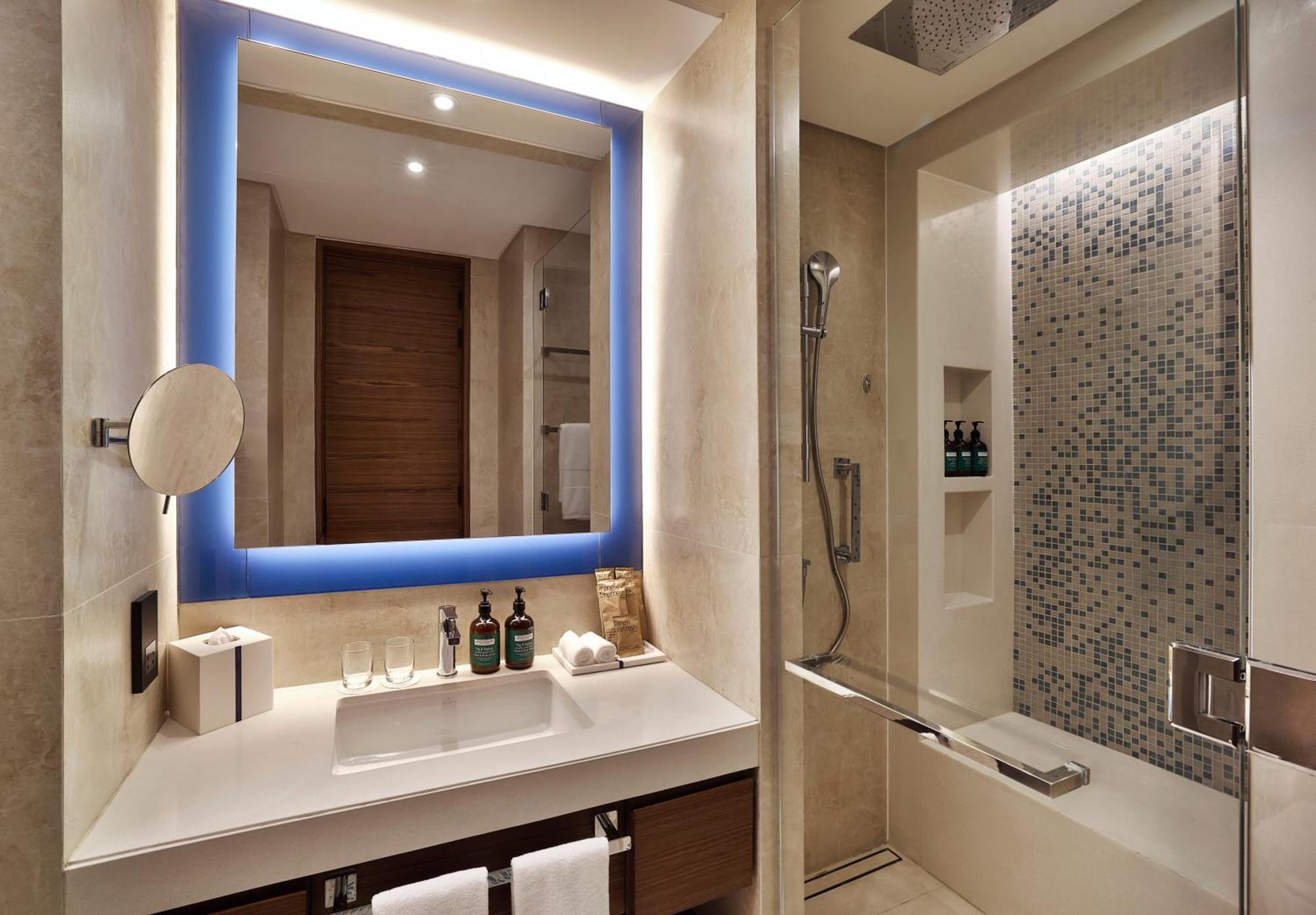 Tumbi West Palm Beach Hotel Dubai,Tapestry Collection Hilton Exterior foto